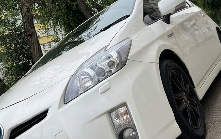 Toyota Prius, 2011 год, 900 000 рублей, 2 фотография