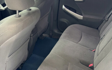 Toyota Prius, 2011 год, 900 000 рублей, 3 фотография
