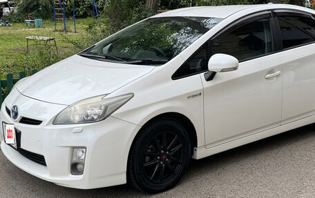 Toyota Prius, 2011 год, 900 000 рублей, 6 фотография