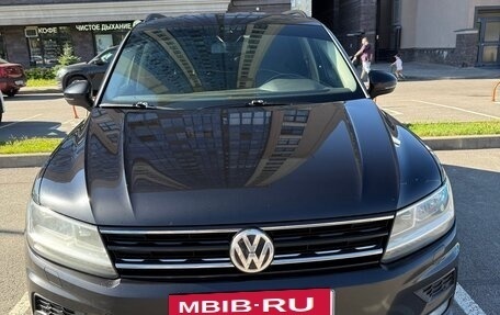 Volkswagen Tiguan II, 2019 год, 2 000 000 рублей, 3 фотография