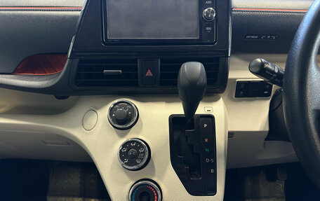 Toyota Sienta II, 2017 год, 1 199 000 рублей, 13 фотография