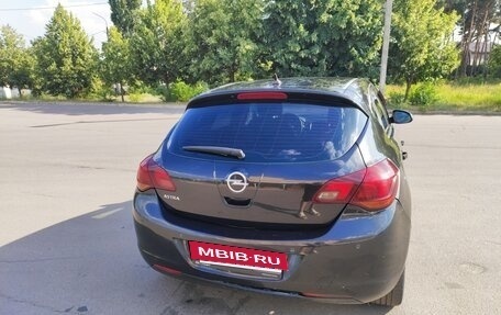 Opel Astra J, 2011 год, 620 000 рублей, 4 фотография