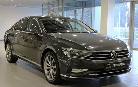 Volkswagen Passat B8 рестайлинг, 2020 год, 3 530 000 рублей, 3 фотография