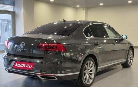 Volkswagen Passat B8 рестайлинг, 2020 год, 3 530 000 рублей, 5 фотография