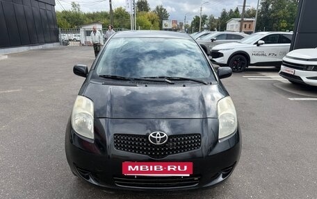 Toyota Yaris III рестайлинг, 2006 год, 398 000 рублей, 2 фотография