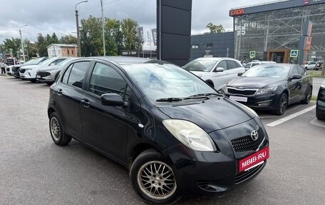 Toyota Yaris III рестайлинг, 2006 год, 398 000 рублей, 3 фотография