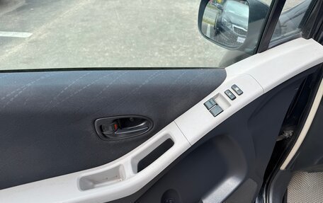 Toyota Yaris III рестайлинг, 2006 год, 398 000 рублей, 14 фотография