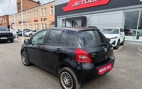 Toyota Yaris III рестайлинг, 2006 год, 398 000 рублей, 8 фотография