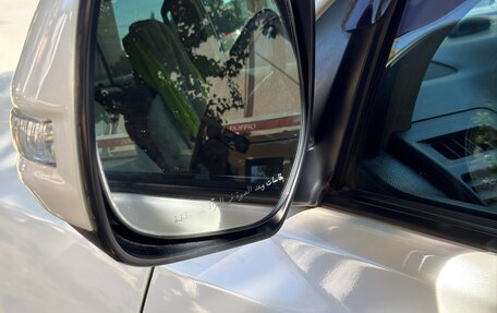 Toyota Land Cruiser Prado 150 рестайлинг 2, 2011 год, 2 700 000 рублей, 8 фотография
