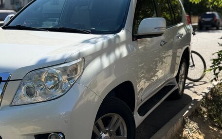 Toyota Land Cruiser Prado 150 рестайлинг 2, 2011 год, 2 700 000 рублей, 16 фотография