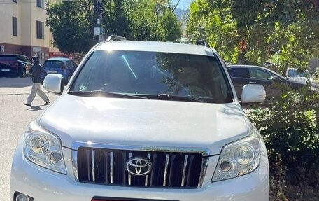 Toyota Land Cruiser Prado 150 рестайлинг 2, 2011 год, 2 700 000 рублей, 17 фотография