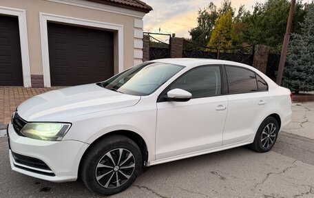 Volkswagen Jetta VI, 2015 год, 850 000 рублей, 1 фотография