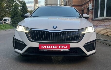 Skoda Octavia IV, 2021 год, 2 300 000 рублей, 2 фотография
