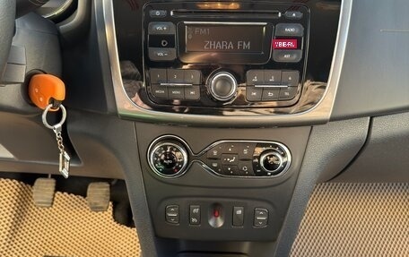 Renault Sandero II рестайлинг, 2014 год, 1 000 000 рублей, 16 фотография