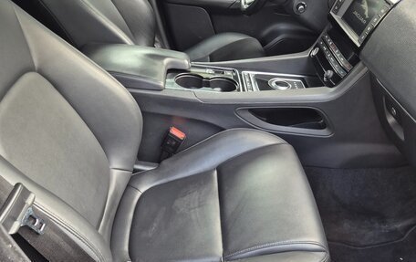 Jaguar F-Pace, 2016 год, 1 850 000 рублей, 9 фотография