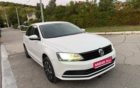 Volkswagen Jetta VI, 2015 год, 850 000 рублей, 4 фотография