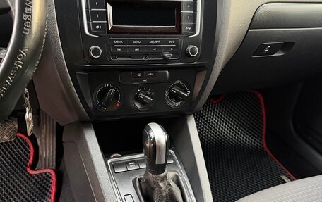 Volkswagen Jetta VI, 2015 год, 850 000 рублей, 21 фотография