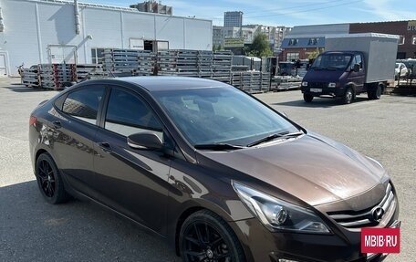 Hyundai Solaris II рестайлинг, 2015 год, 950 000 рублей, 2 фотография