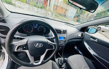 Hyundai Solaris II рестайлинг, 2014 год, 670 000 рублей, 3 фотография