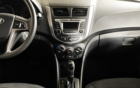 Hyundai Solaris II рестайлинг, 2015 год, 8 790 000 рублей, 15 фотография