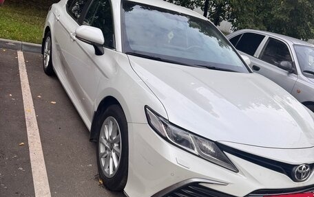 Toyota Camry, 2021 год, 3 260 000 рублей, 3 фотография