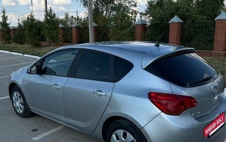 Opel Astra J, 2010 год, 600 000 рублей, 3 фотография