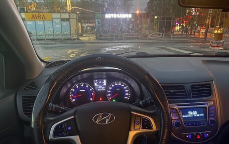 Hyundai Solaris II рестайлинг, 2016 год, 799 999 рублей, 8 фотография