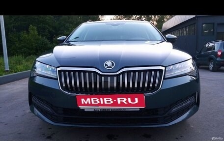 Skoda Superb III рестайлинг, 2020 год, 2 650 000 рублей, 1 фотография