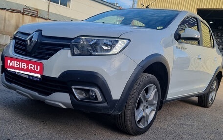 Renault Logan II, 2022 год, 1 399 000 рублей, 12 фотография