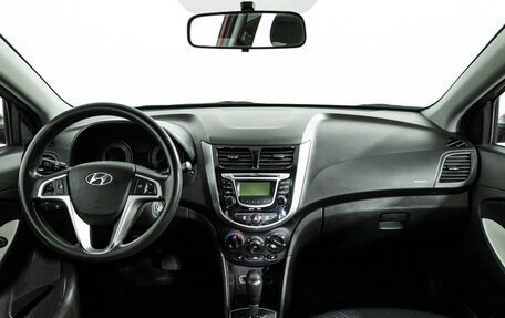Hyundai Solaris II рестайлинг, 2011 год, 700 000 рублей, 13 фотография