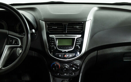 Hyundai Solaris II рестайлинг, 2011 год, 700 000 рублей, 14 фотография