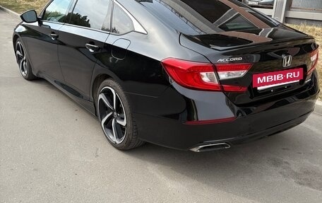 Honda Accord IX рестайлинг, 2018 год, 1 850 000 рублей, 2 фотография