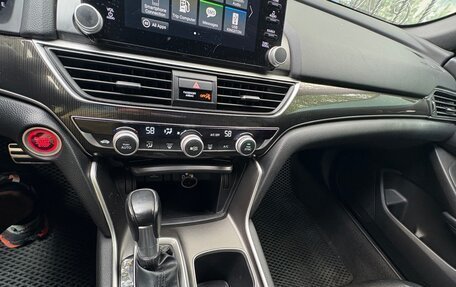 Honda Accord IX рестайлинг, 2018 год, 1 850 000 рублей, 12 фотография