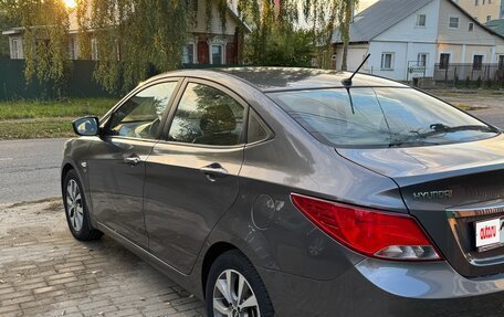 Hyundai Solaris II рестайлинг, 2015 год, 1 050 000 рублей, 3 фотография