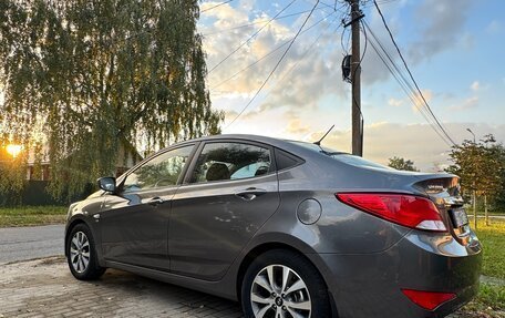 Hyundai Solaris II рестайлинг, 2015 год, 1 050 000 рублей, 10 фотография