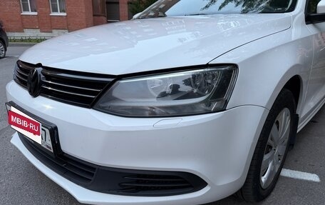 Volkswagen Jetta VI, 2012 год, 1 050 000 рублей, 2 фотография