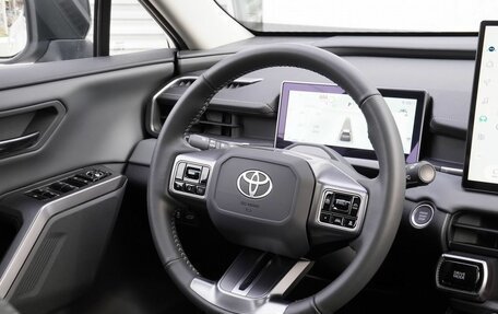 Toyota RAV4, 2026 год, 4 299 000 рублей, 14 фотография
