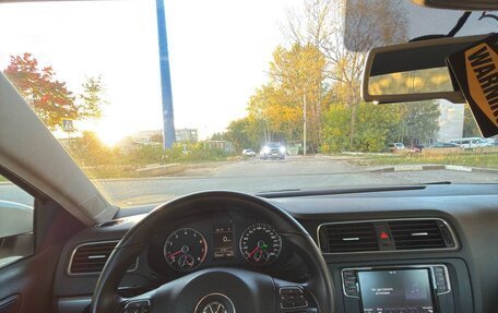 Volkswagen Jetta VI, 2012 год, 900 000 рублей, 11 фотография