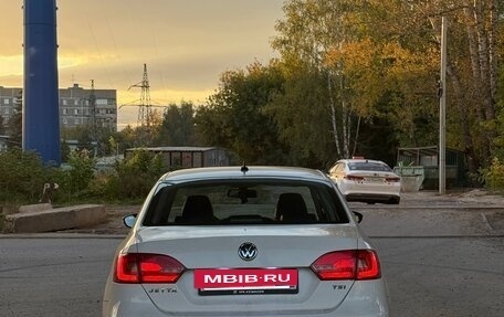 Volkswagen Jetta VI, 2012 год, 900 000 рублей, 5 фотография