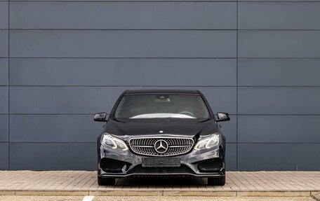 Mercedes-Benz E-Класс, 2015 год, 2 395 000 рублей, 2 фотография