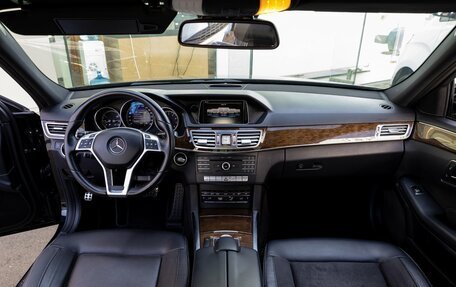 Mercedes-Benz E-Класс, 2015 год, 2 395 000 рублей, 18 фотография