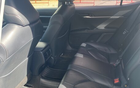 Toyota Camry, 2019 год, 1 750 000 рублей, 5 фотография