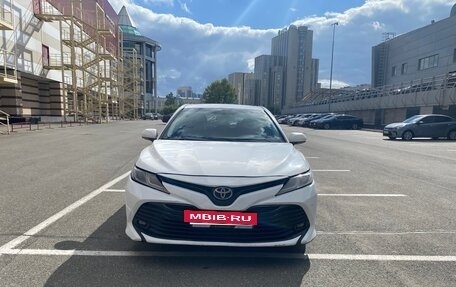 Toyota Camry, 2019 год, 1 750 000 рублей, 2 фотография