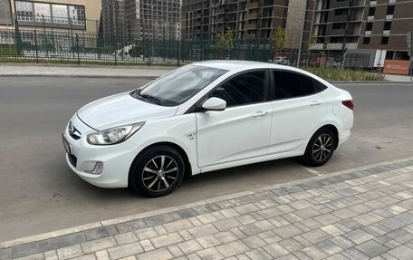 Hyundai Solaris II рестайлинг, 2011 год, 765 000 рублей, 3 фотография