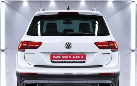 Volkswagen Tiguan II, 2018 год, 2 050 000 рублей, 3 фотография