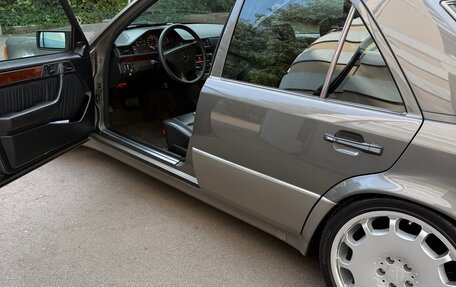 Mercedes-Benz W124, 1992 год, 7 490 000 рублей, 4 фотография