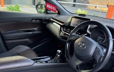 Toyota C-HR I рестайлинг, 2018 год, 1 900 000 рублей, 4 фотография