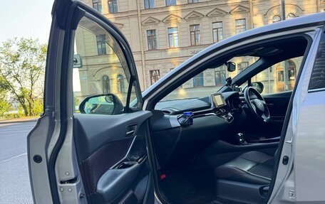 Toyota C-HR I рестайлинг, 2018 год, 1 900 000 рублей, 16 фотография