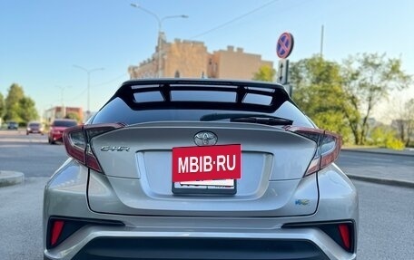 Toyota C-HR I рестайлинг, 2018 год, 1 900 000 рублей, 17 фотография
