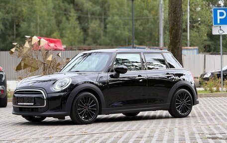 MINI Hatch, 2021 год, 1 950 000 рублей, 5 фотография